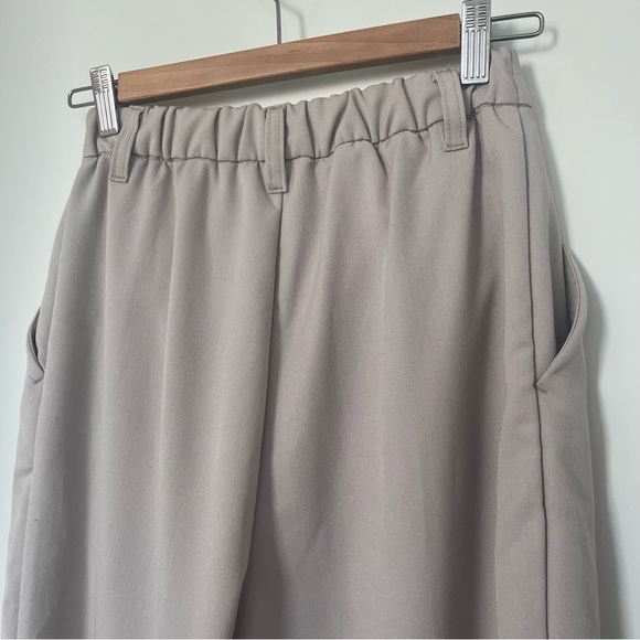 SOLD - H&M High Waisted Wide Leg High Trousers in Light Beige Size 6 - Picture 5 of 8